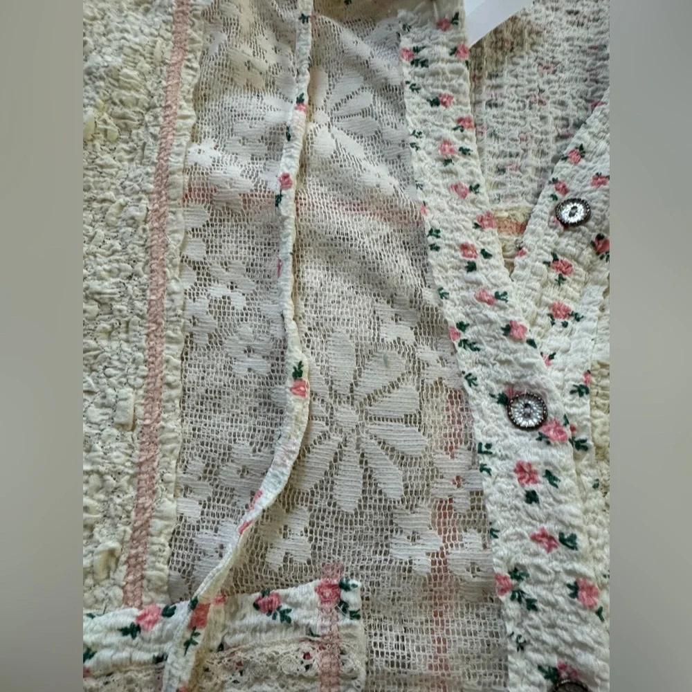 Beautiful POL Urban Bloom Floral & Lace Hoodie Jacket❤️ - Picture 4 of 16